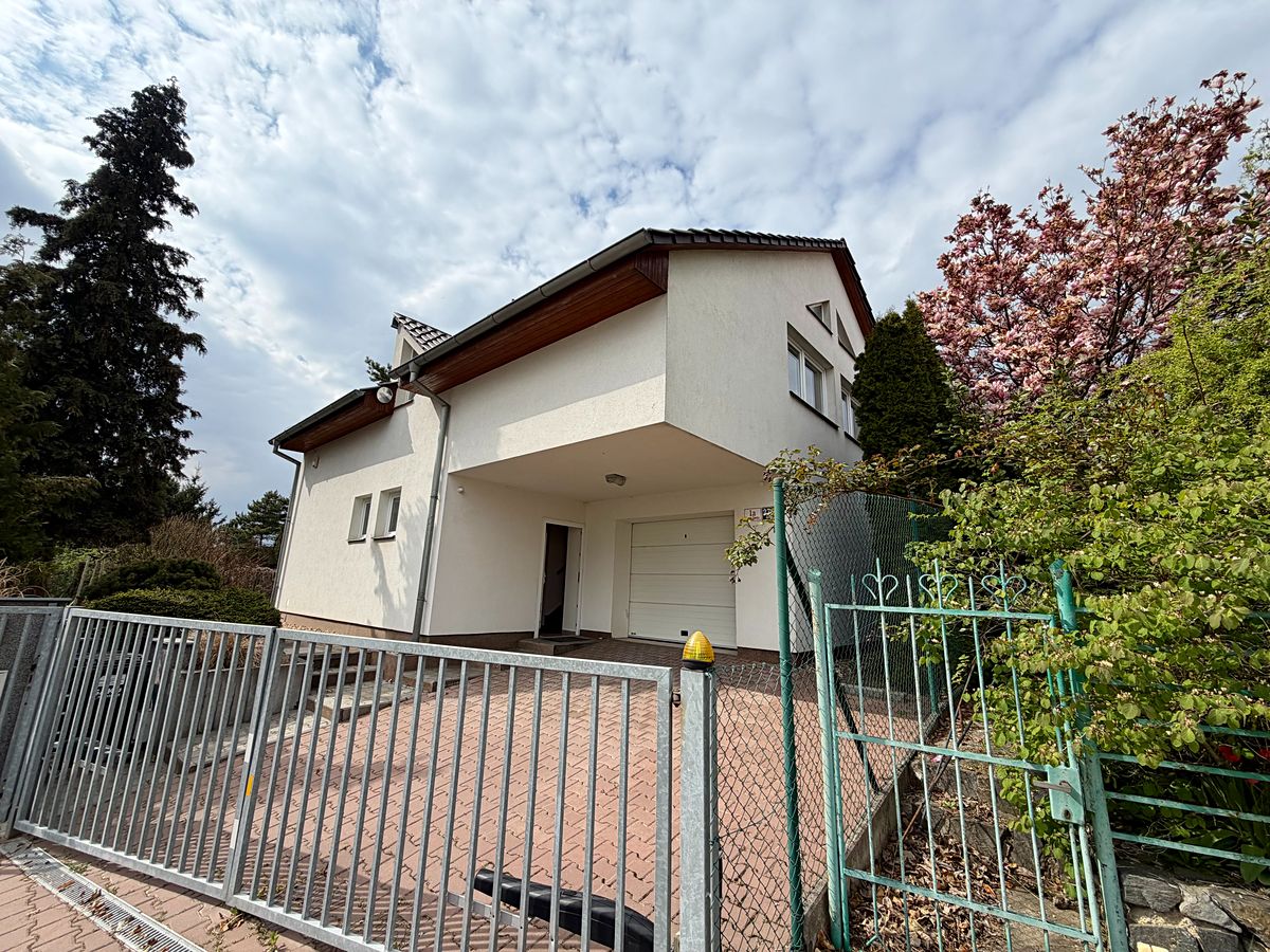 Prodej vily 220 m², pozemek 360 m²